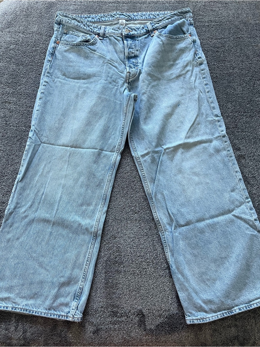 H&M Women's Light Blue Straight Leg Jeans